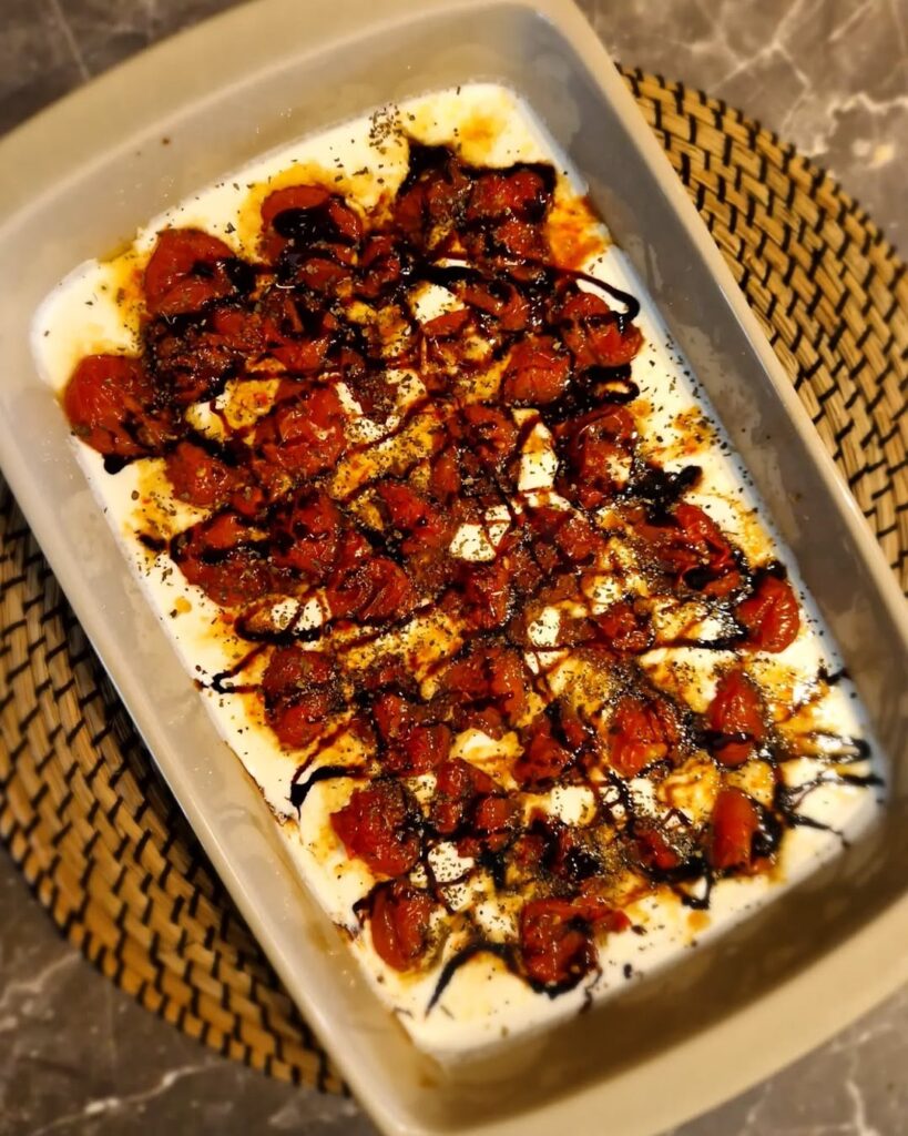 Burrata met gepofte tomaatjes en balsamicodressing