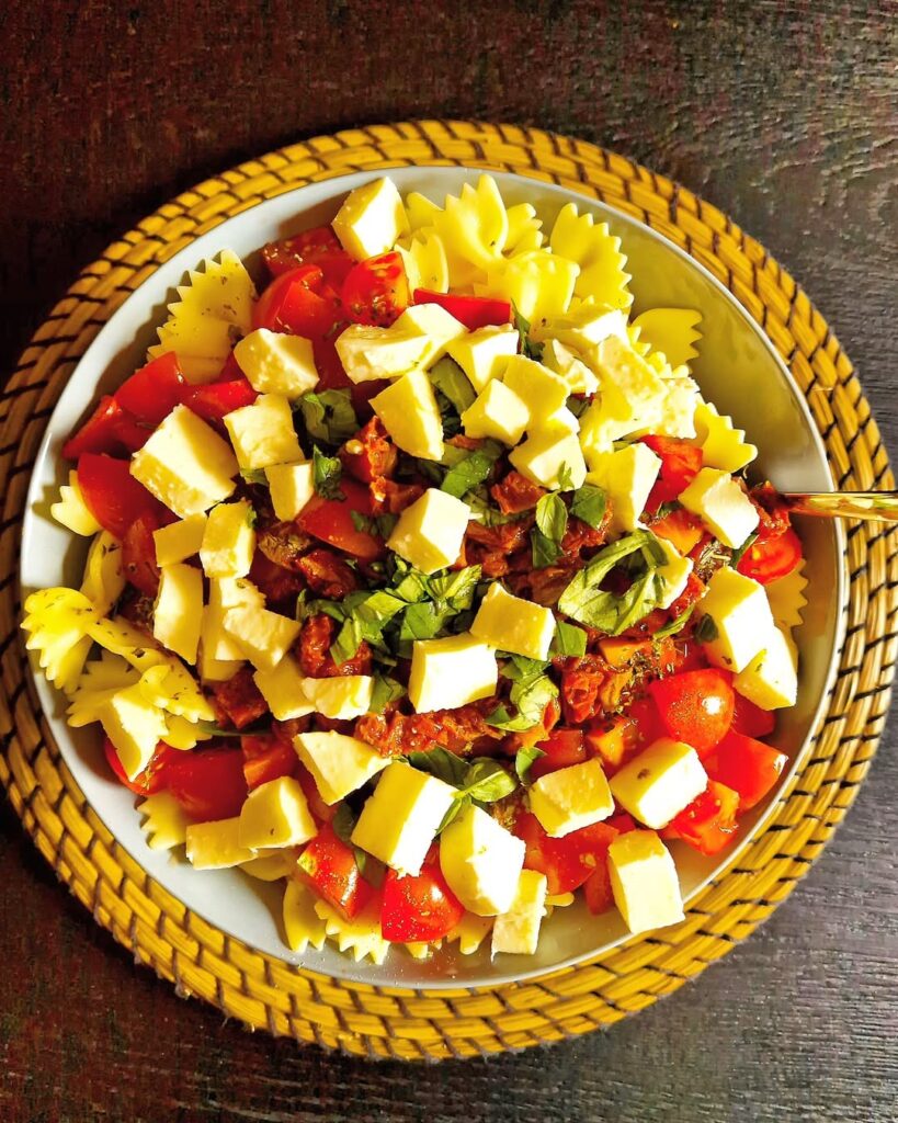 Frisse caprese pastasalade