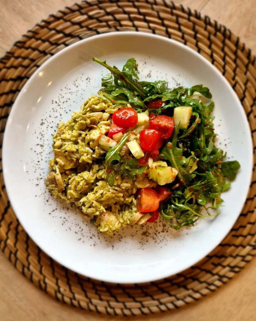 Pesto rijst met rucola salade