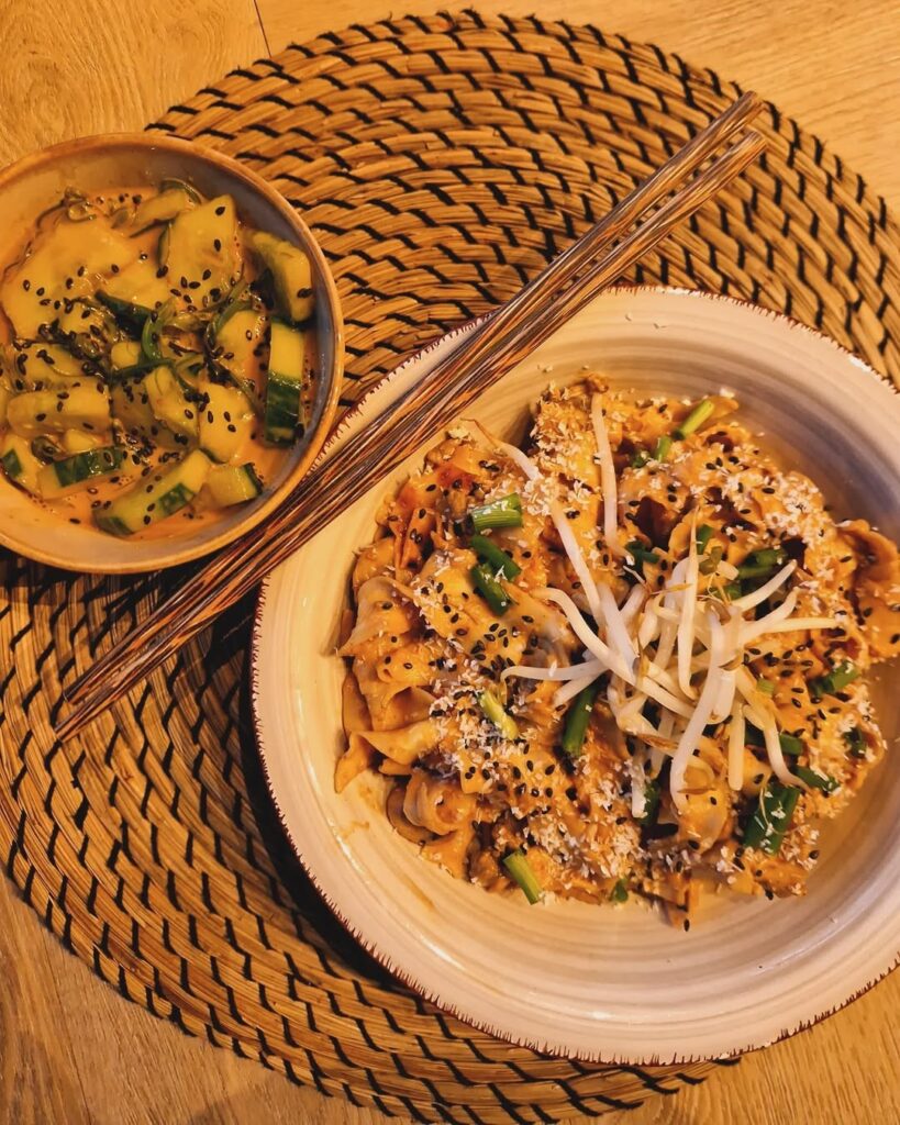 Romige pinda kokos noedels