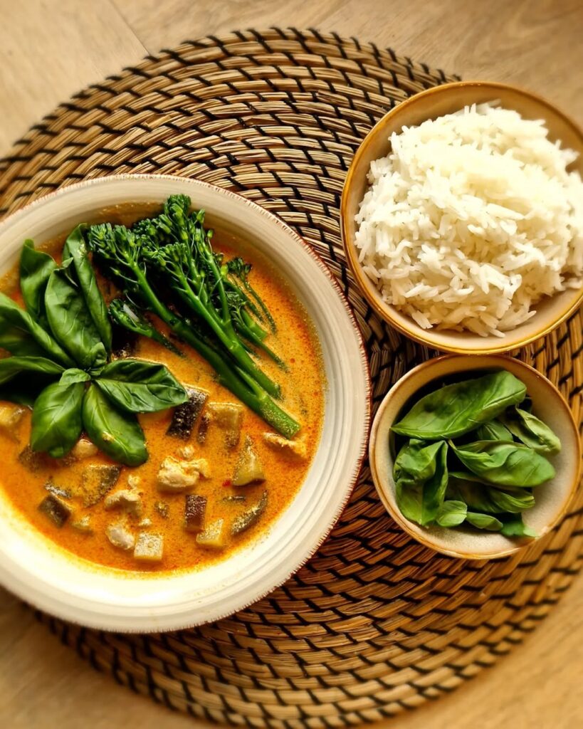 Thaise aubergine curry