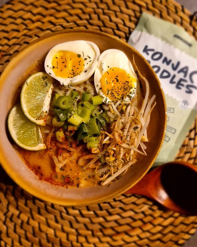 Thaise kippensoep met glasnoedels