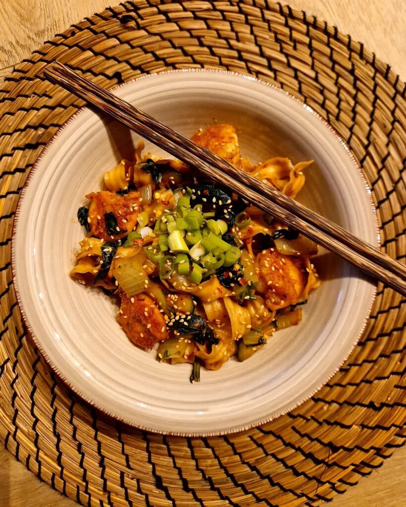 Hoisin noedels met krokante garnaal