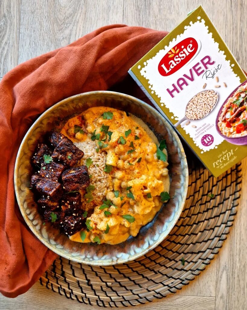 Bloemkoolcurry met spicy crispy tofu