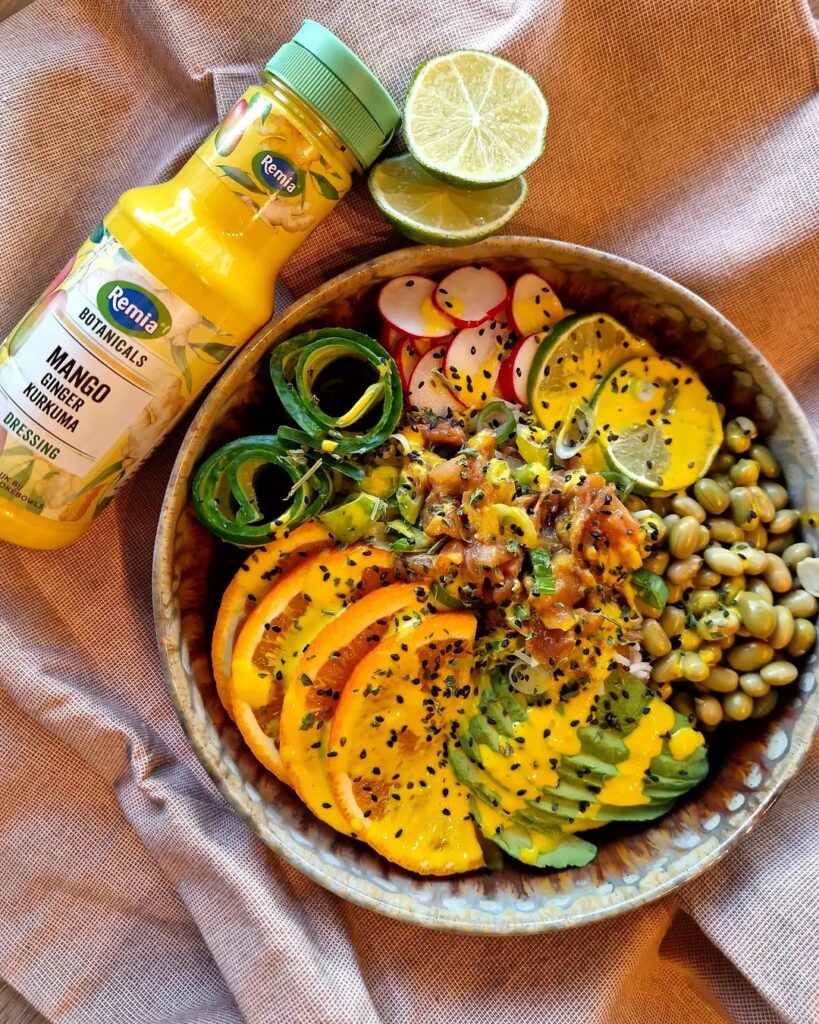 Pokébowl met gerookte zalm en sinaasappel