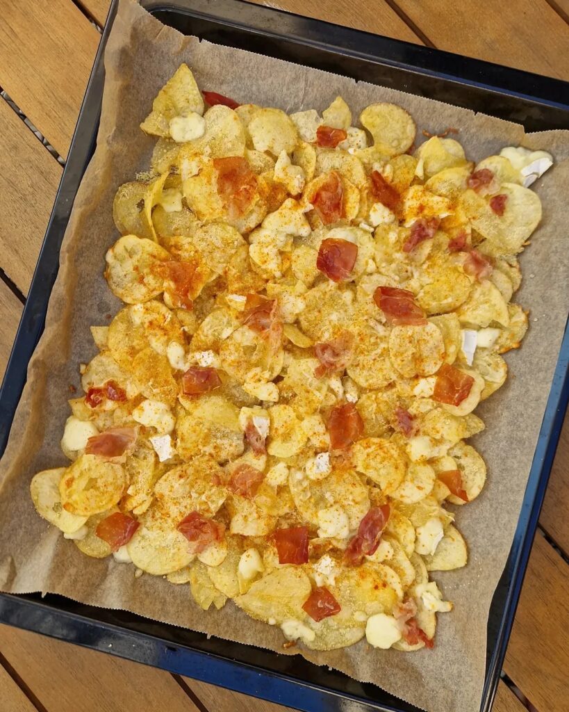 Seranoham en brie charcuterie chips