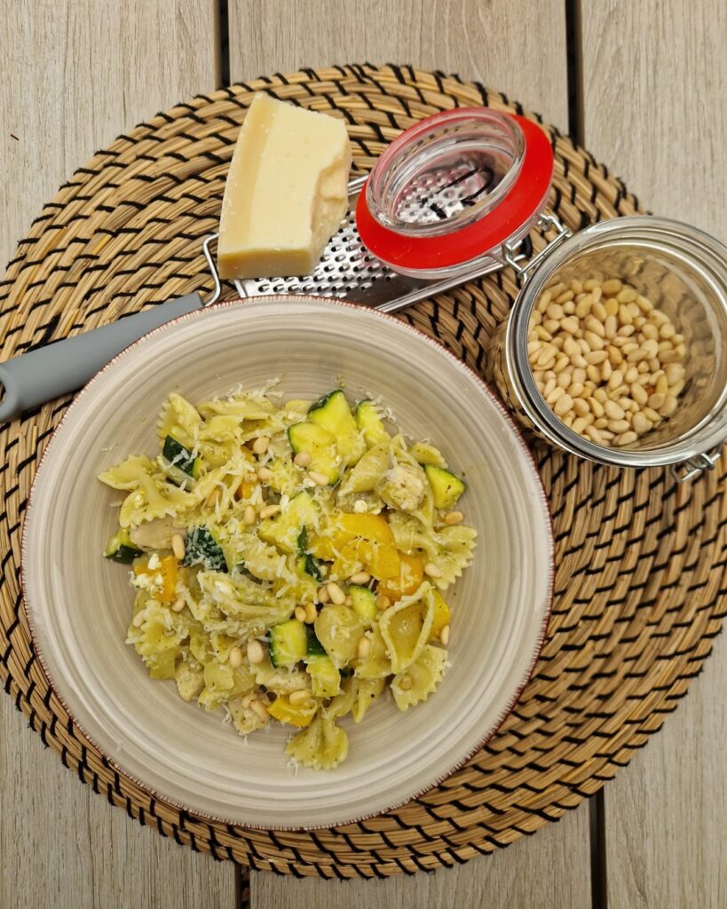 Eiwitrijke pasta pesto